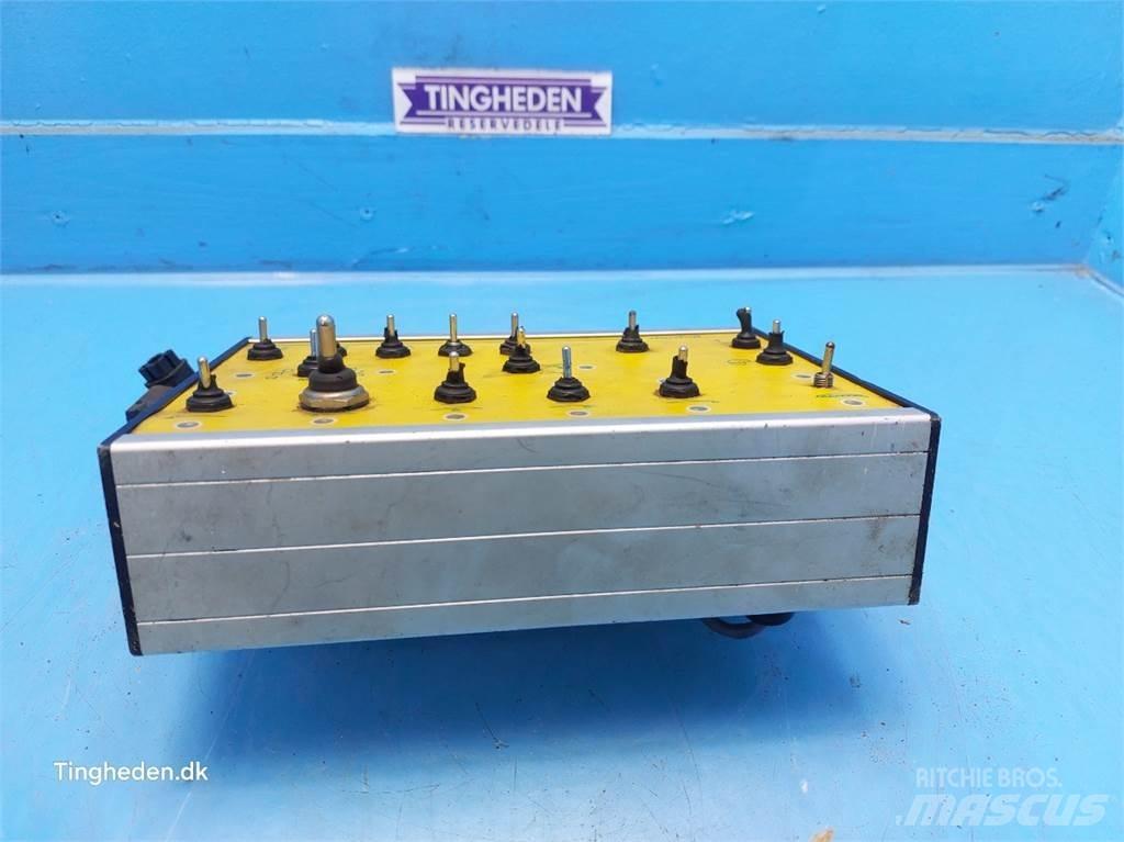 Danfoil  Кормораздатчики