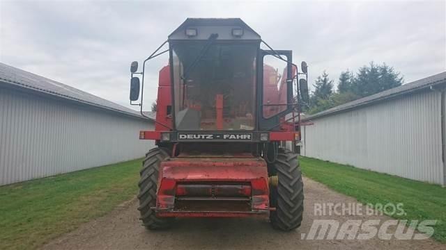Deutz-Fahr M2680 Зерноуборочные комбайны