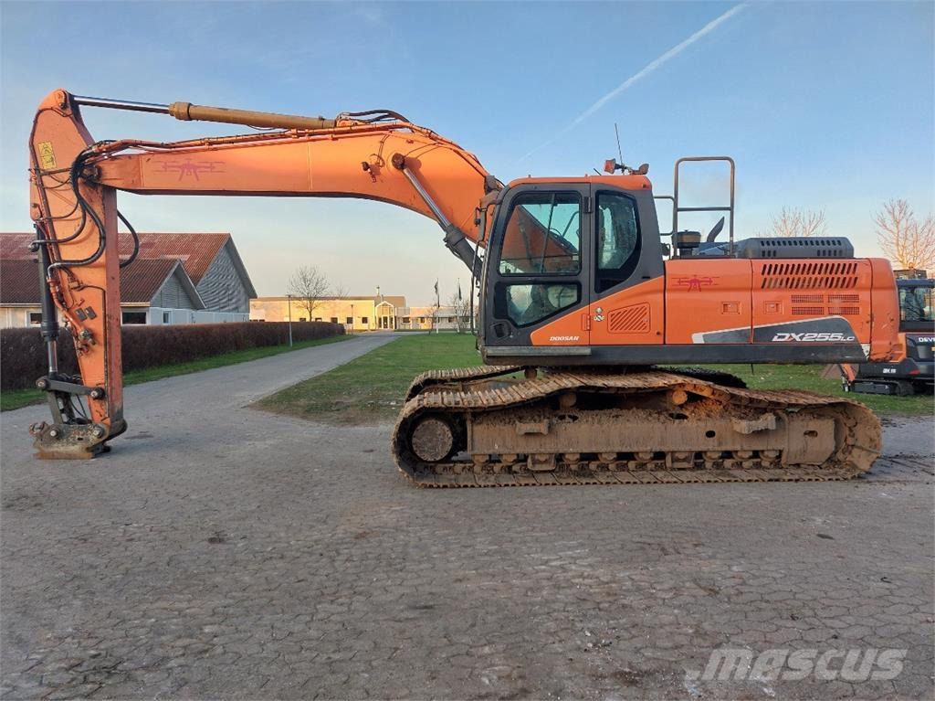 Doosan DX255LC-5 Гусеничные экскаваторы