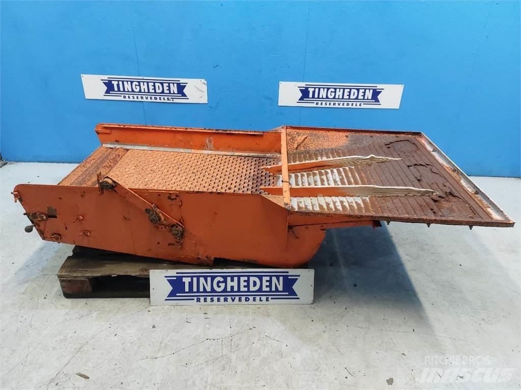 Dronningborg 900 Пескоразбрасыватели