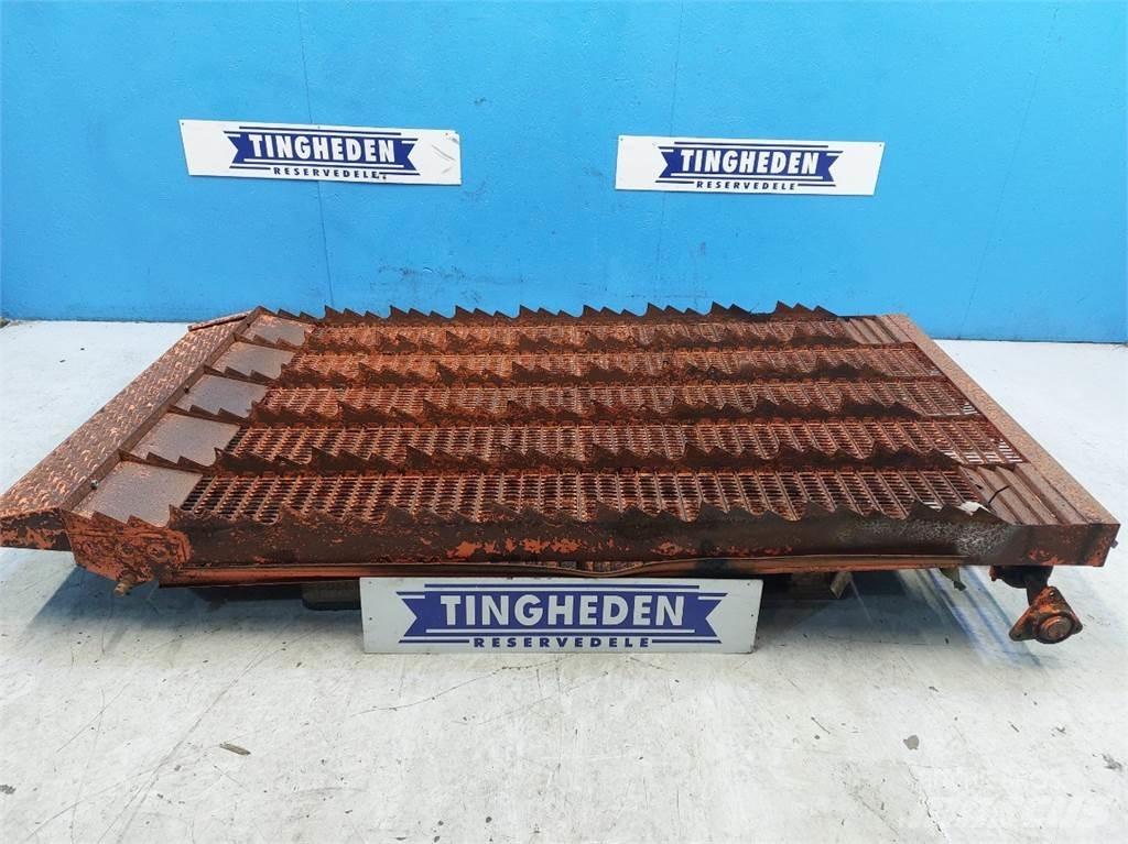 Dronningborg 900 Пескоразбрасыватели
