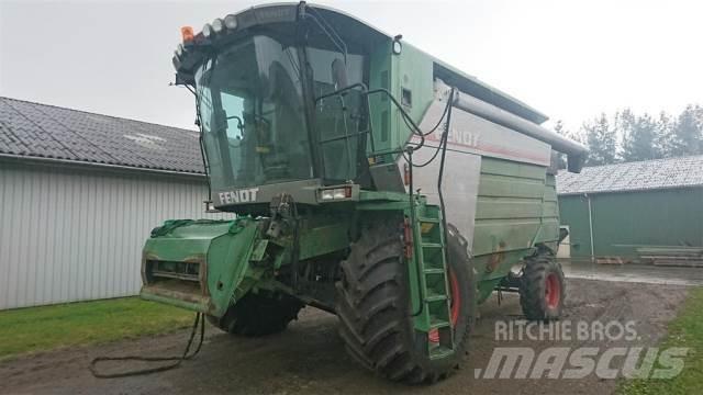 Fendt 6330 Зерноуборочные комбайны