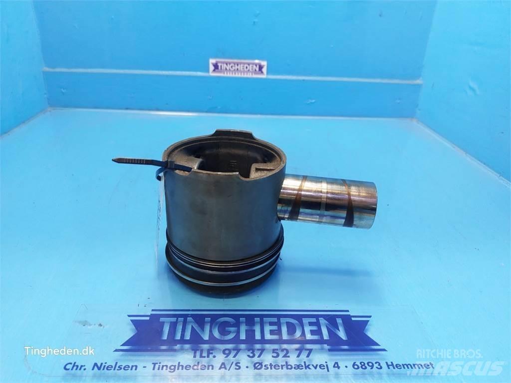 Ford 678 HT Двигатели