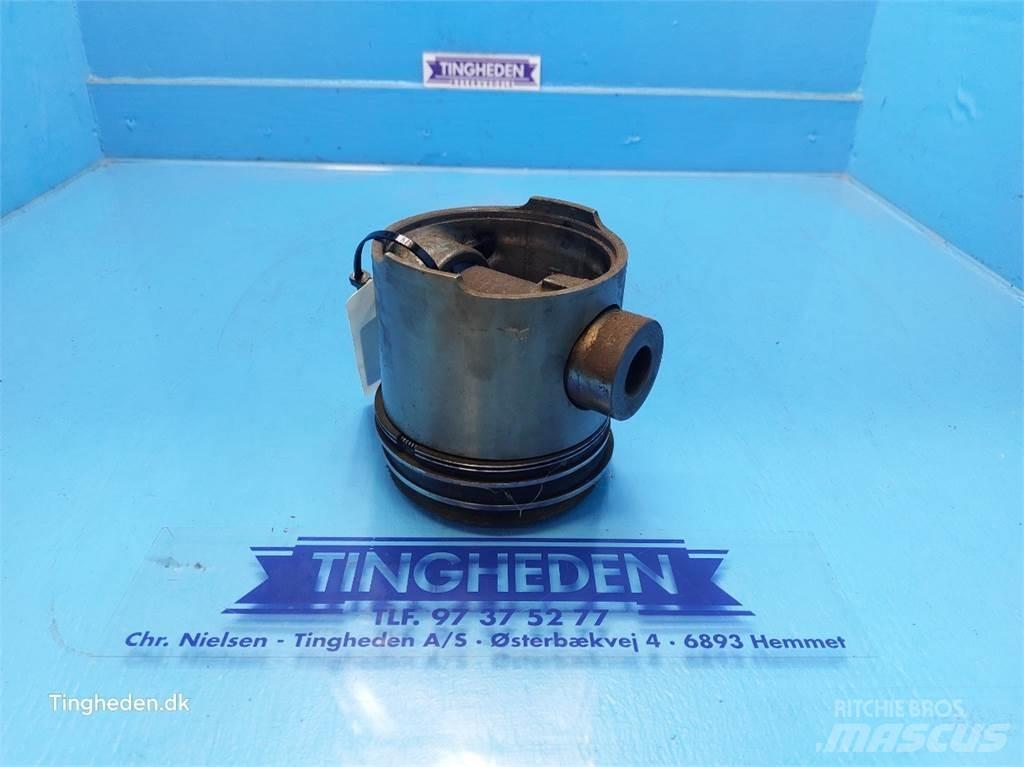 Ford 678 HT Двигатели