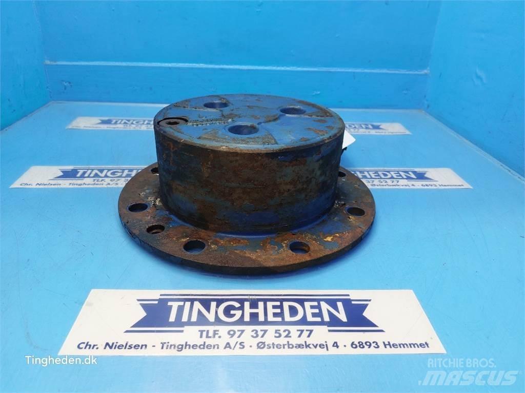 Ford 8210 Навесное оборудование и запчасти