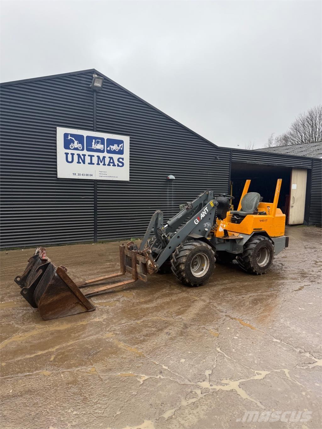 GiANT 451T Малые погрузчики