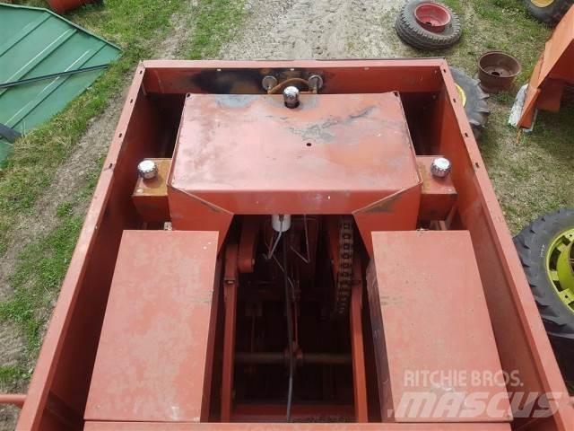Hesston 4700 Тюковые пресс-подборщики
