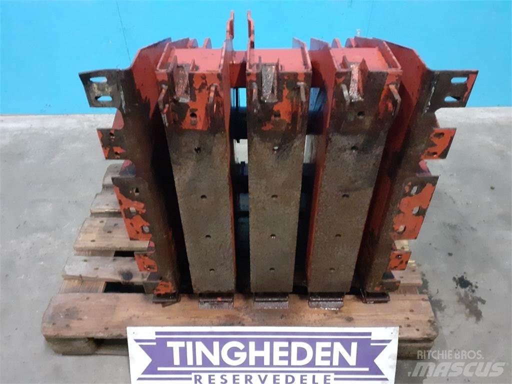 Hesston 4700 Комплектующие сельхозмашин для уборки сена