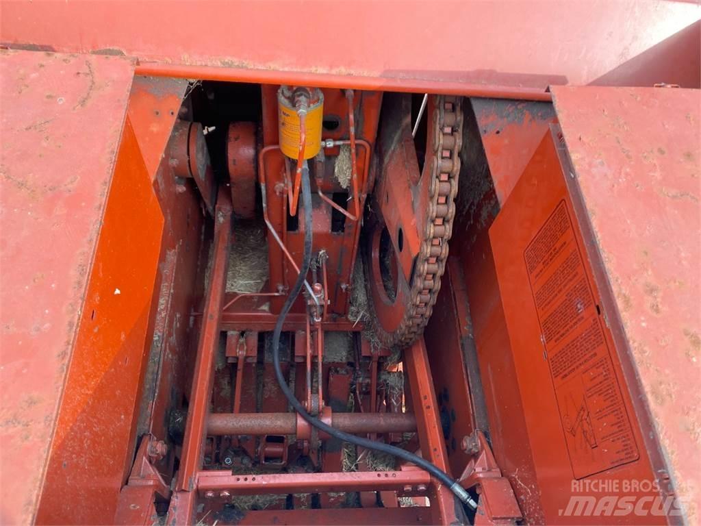 Hesston 4700 Тюковые пресс-подборщики