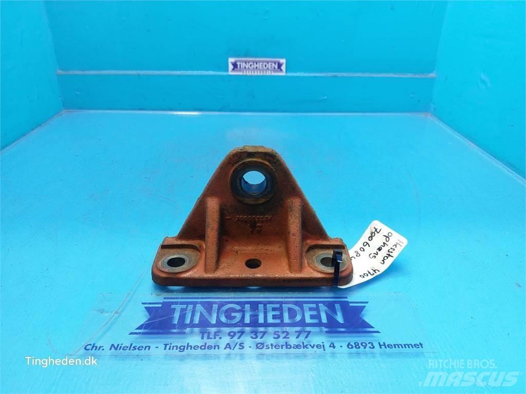 Hesston 4700 Комплектующие сельхозмашин для уборки сена