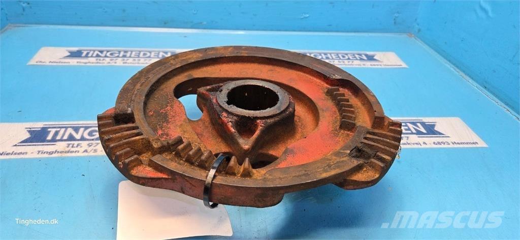 Hesston 4700 Комплектующие сельхозмашин для уборки сена