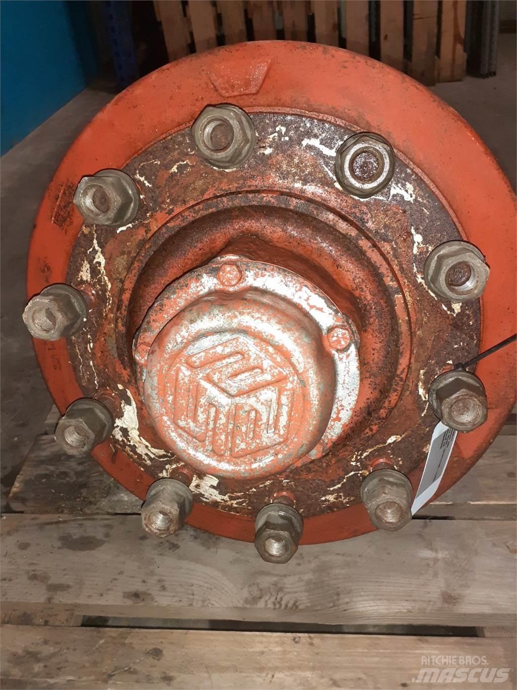 Hesston 4900 Оси