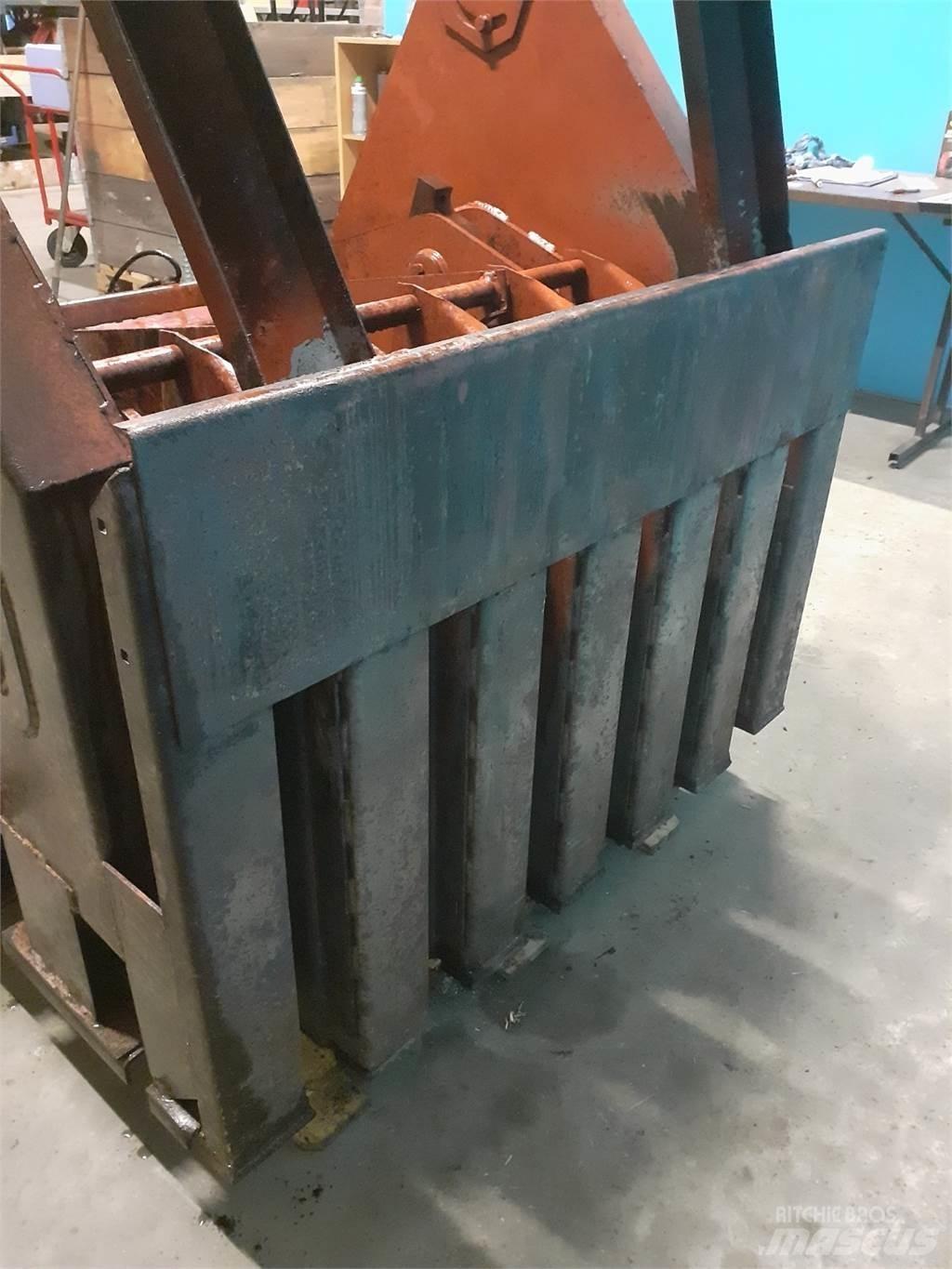 Hesston 4900 Комплектующие сельхозмашин для уборки сена