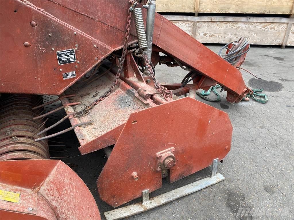 Hesston 4900 Тюковые пресс-подборщики