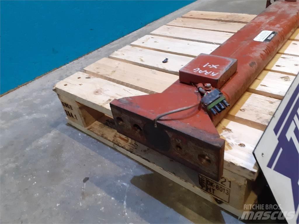 Hesston 4900 Комплектующие сельхозмашин для уборки сена