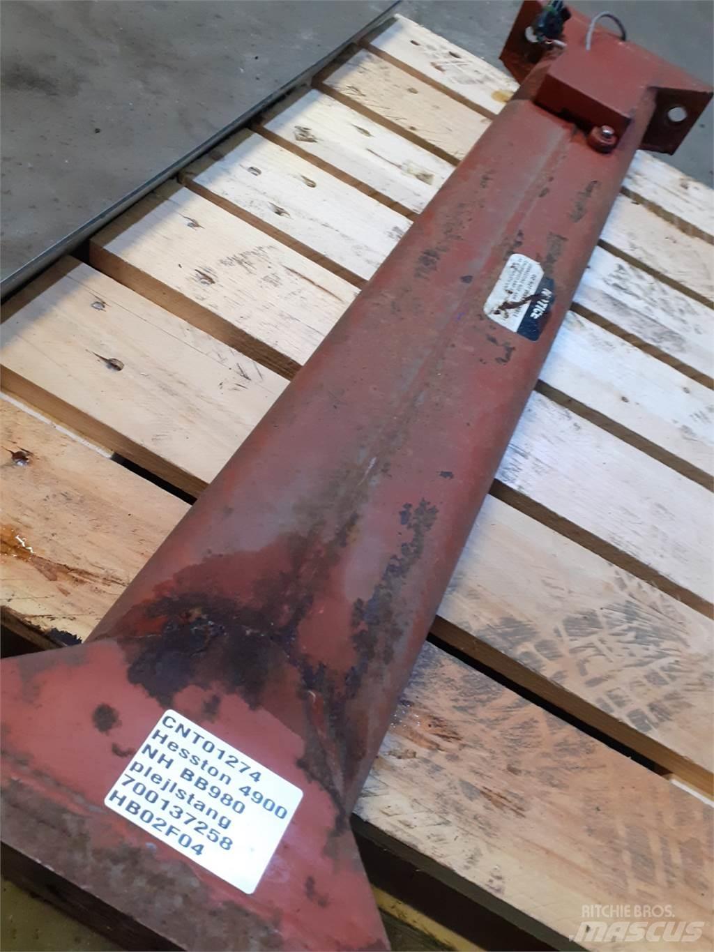 Hesston 4900 Комплектующие сельхозмашин для уборки сена