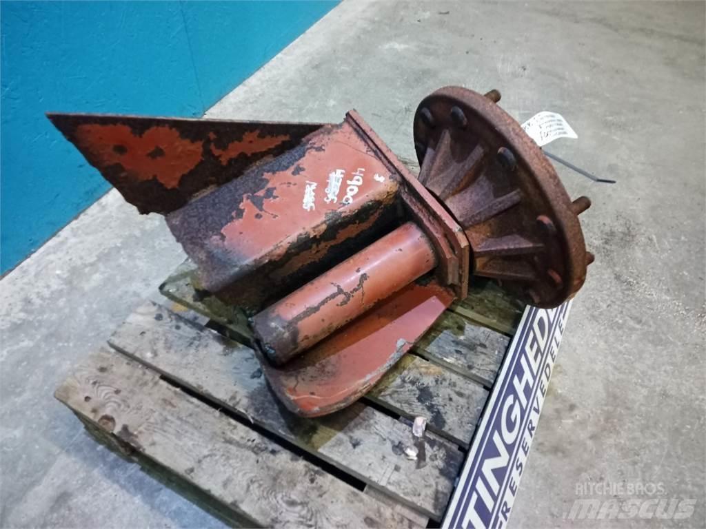 Hesston 4900 Оси