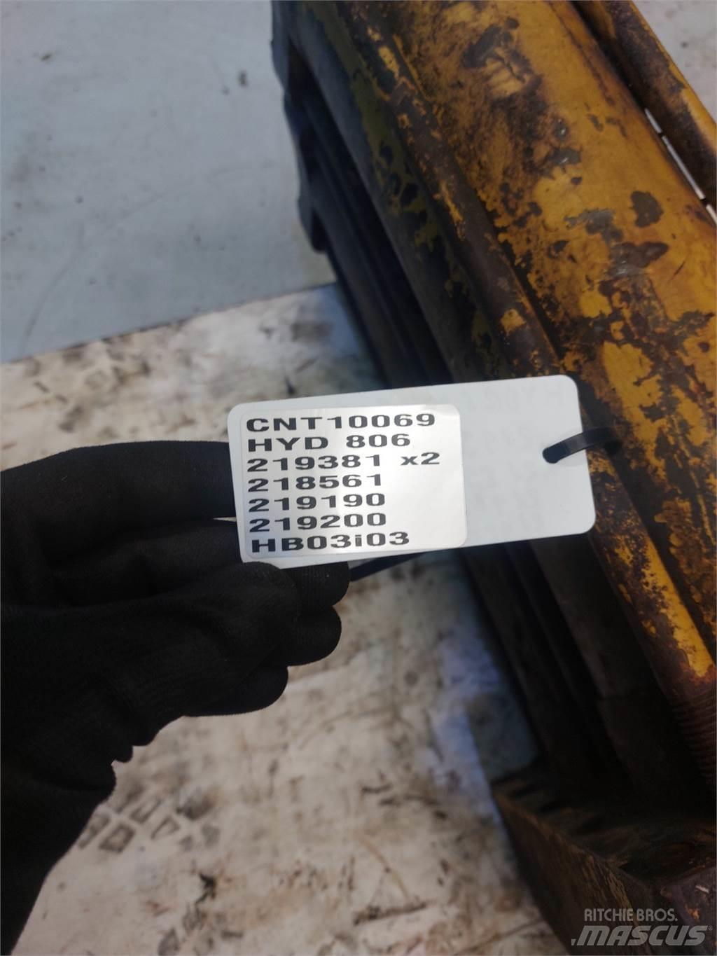 Hydrema 806 Экскаваторные стрелы