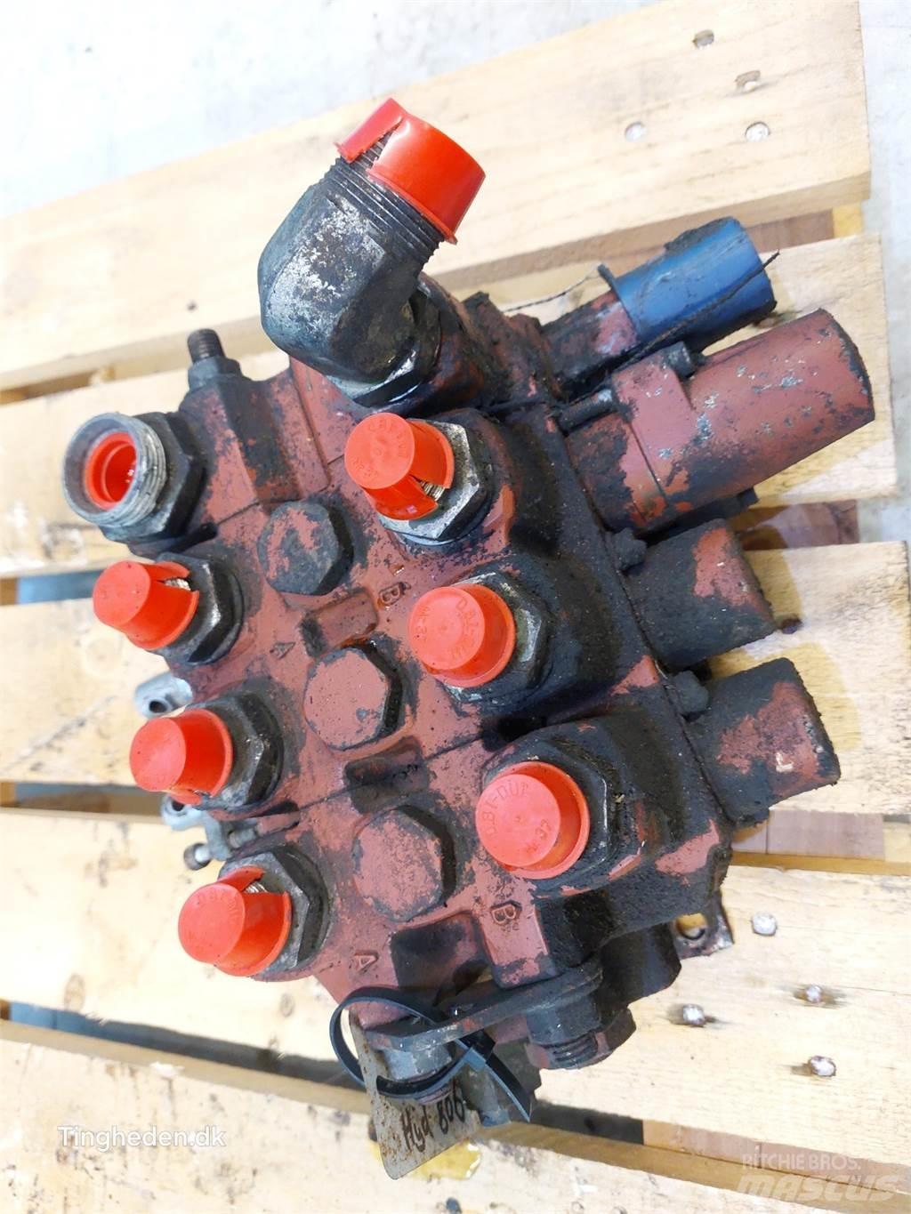 Hydrema 806 Гидравлическая система