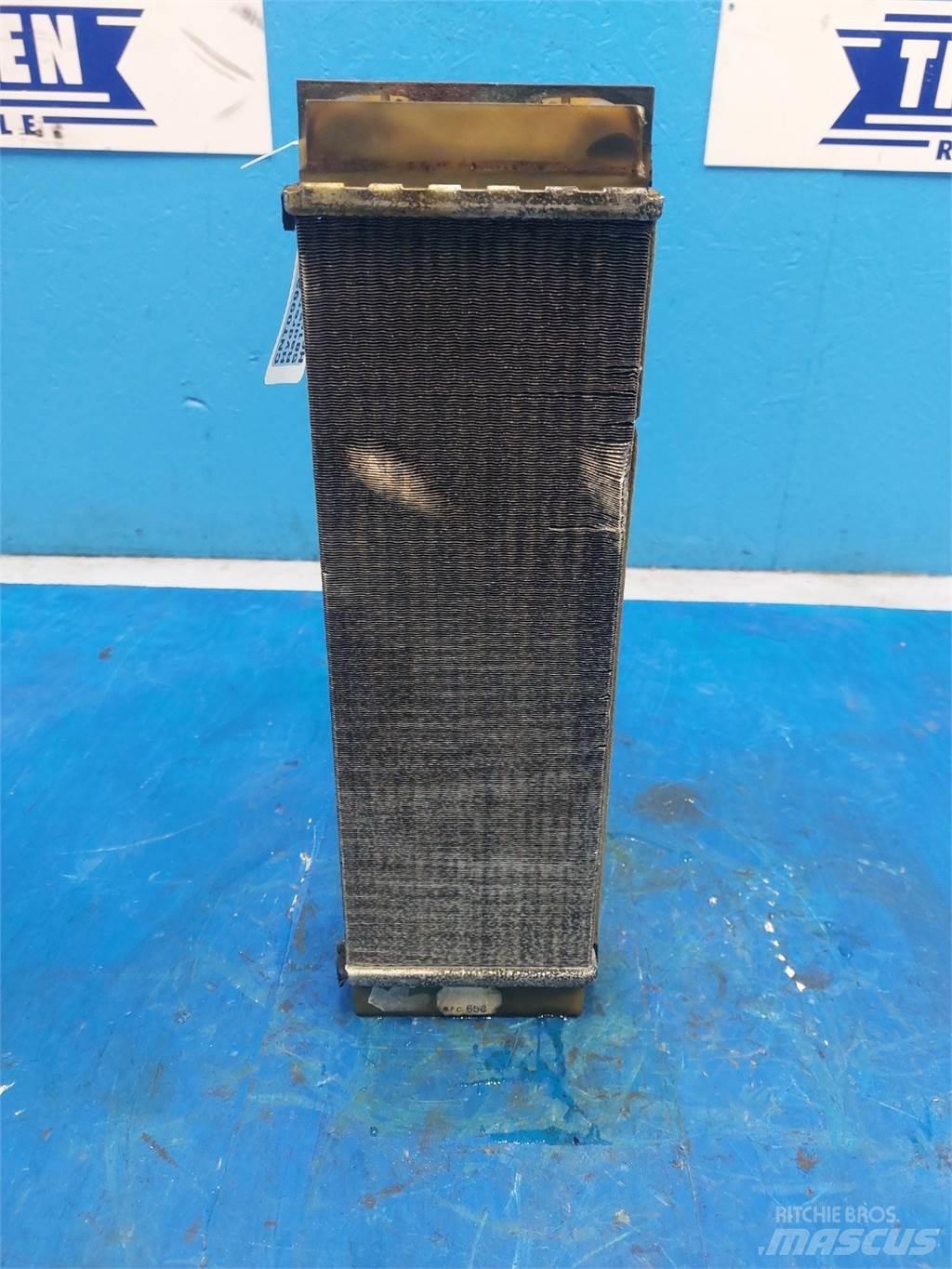 Hydrema 906B Радиаторы