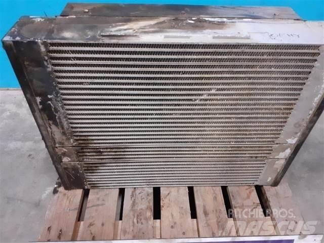 Hydrema 906C Радиаторы
