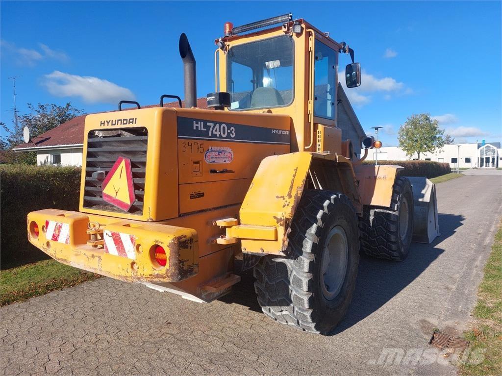 Hyundai HL740-3 Фронтальные погрузчики
