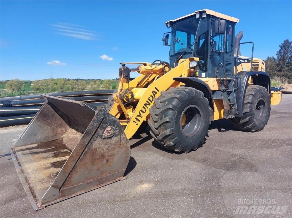 Hyundai HL757-9A Фронтальные погрузчики