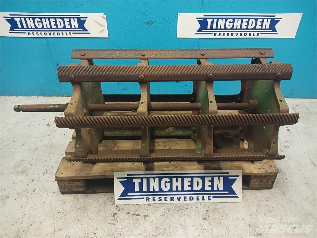 John Deere 1042 Компоненты для зерноуборочных комбайнов