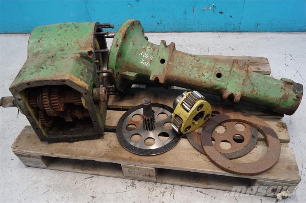 John Deere 1042 Трансмиссии