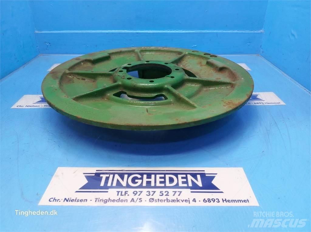John Deere 1065 Сельхозтехника - Другие