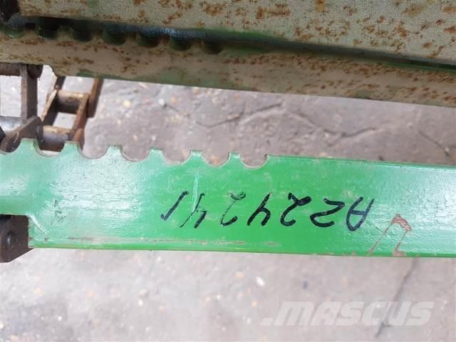 John Deere 1075 Компоненты для зерноуборочных комбайнов