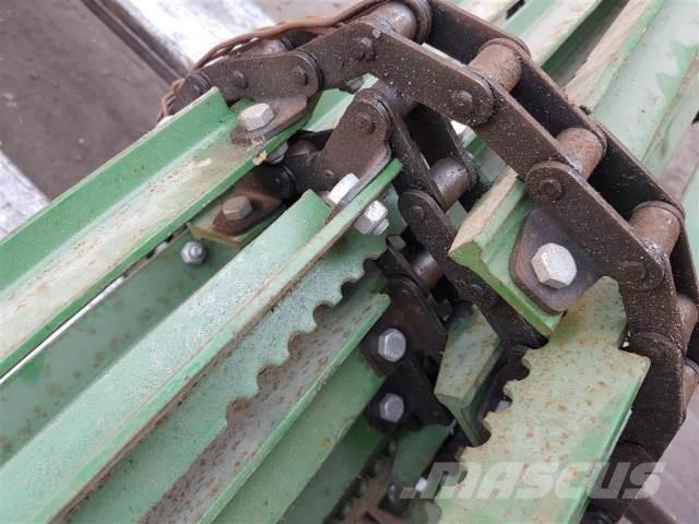 John Deere 1075 Компоненты для зерноуборочных комбайнов