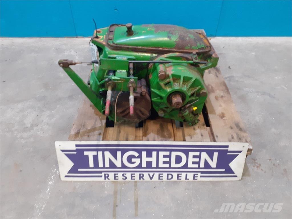 John Deere 1075 Трансмиссии