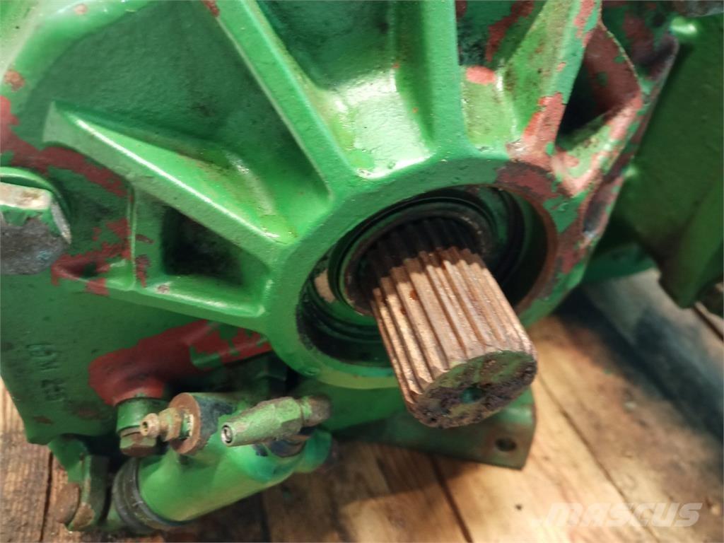 John Deere 1075 Трансмиссии