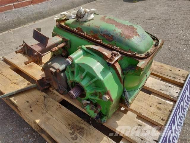John Deere 1085 Трансмиссии