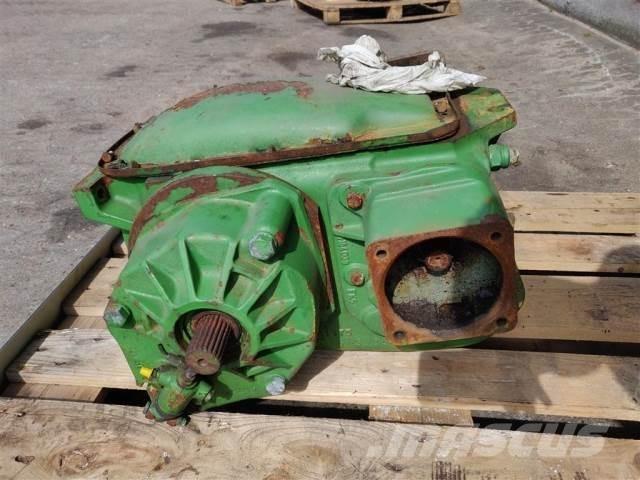 John Deere 1085 Трансмиссии