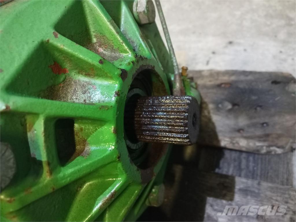 John Deere 1085 Трансмиссии