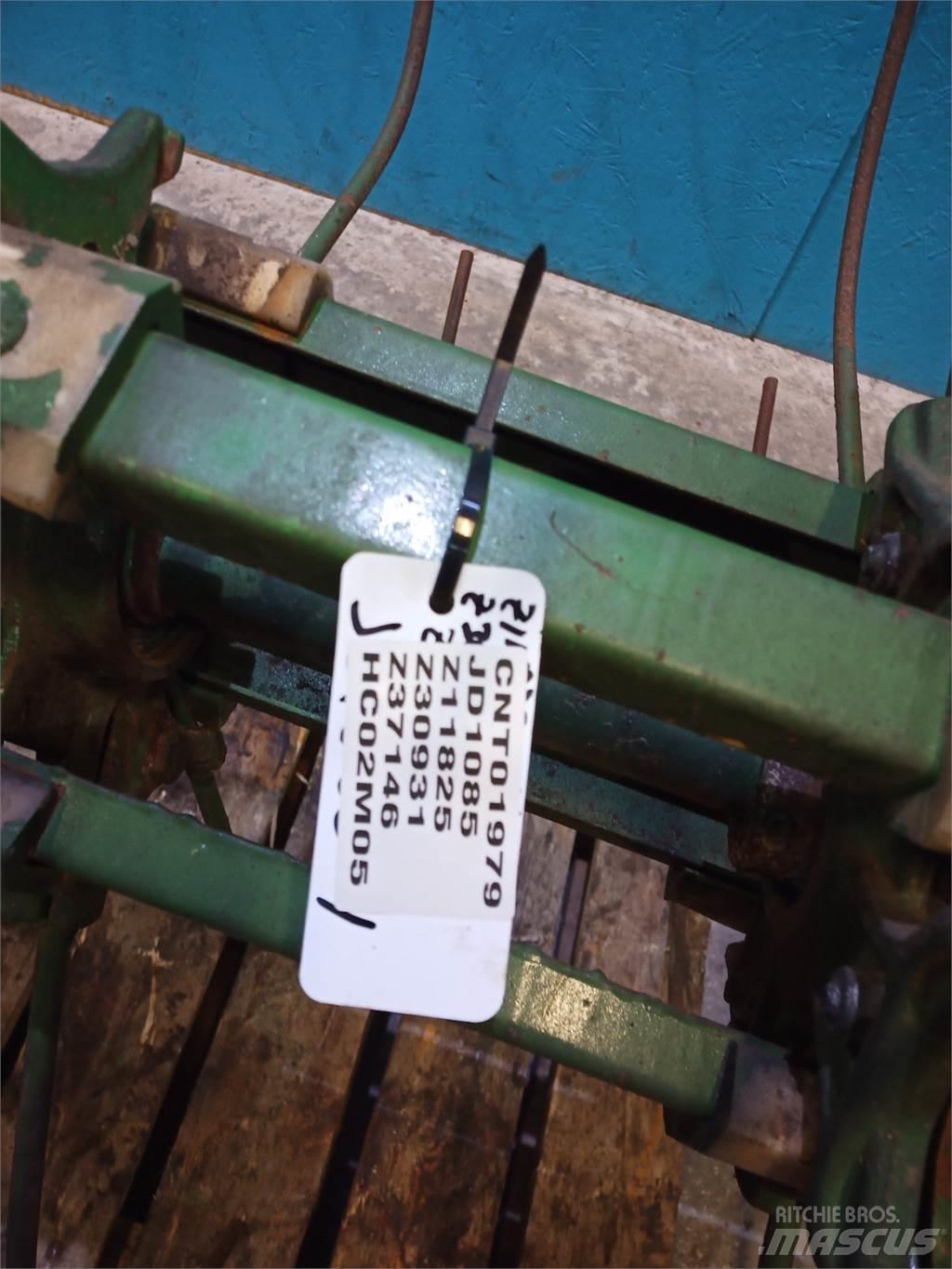 John Deere 1085 Компоненты для зерноуборочных комбайнов