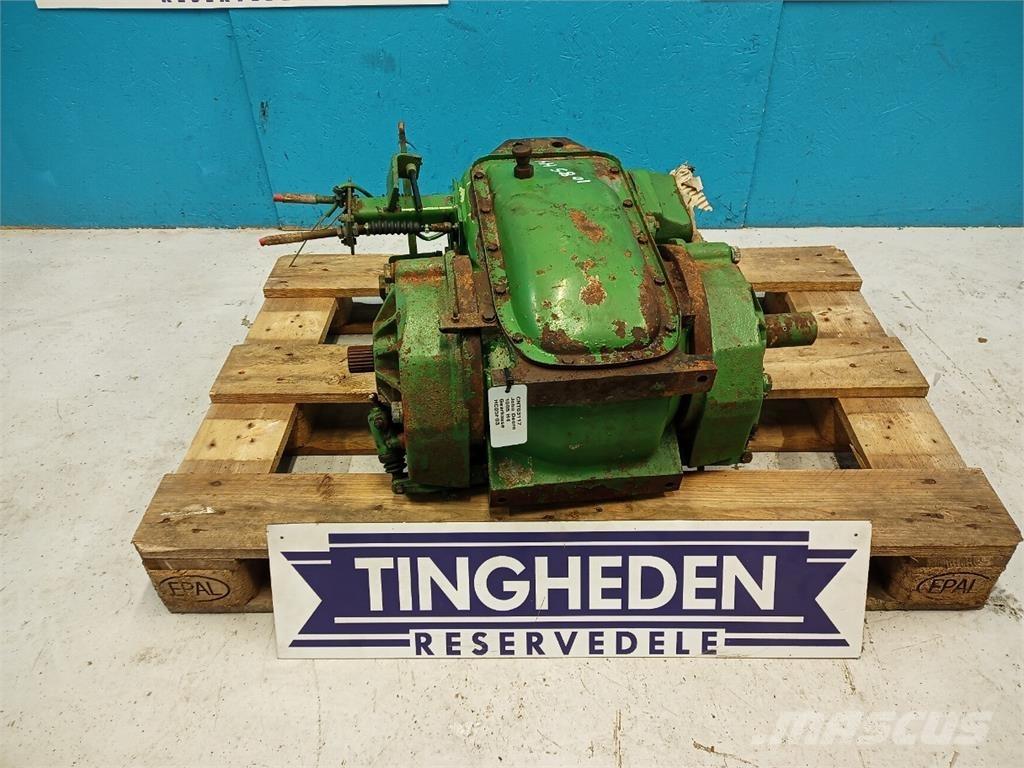 John Deere 1085 Трансмиссии