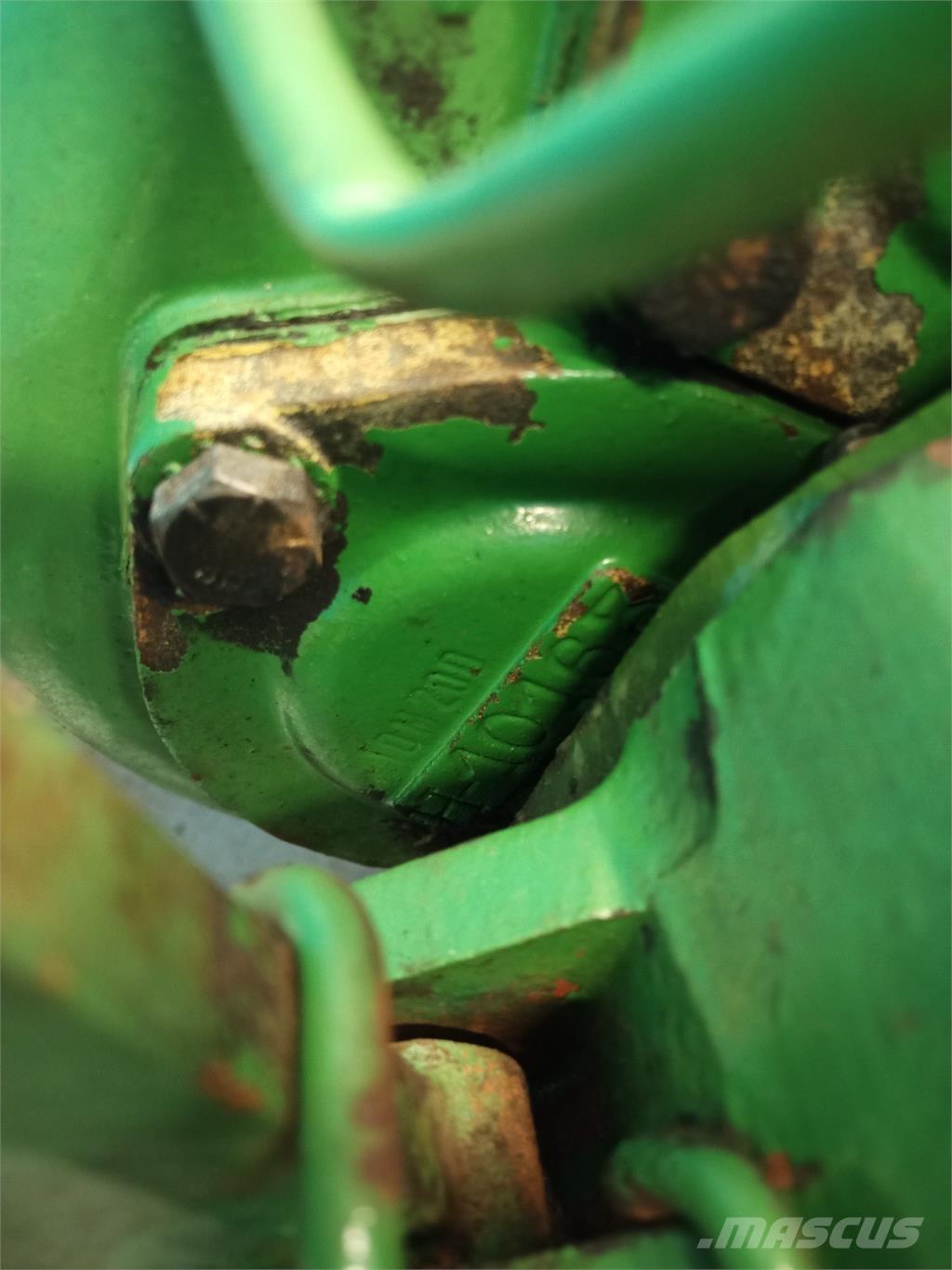 John Deere 1085 Трансмиссии