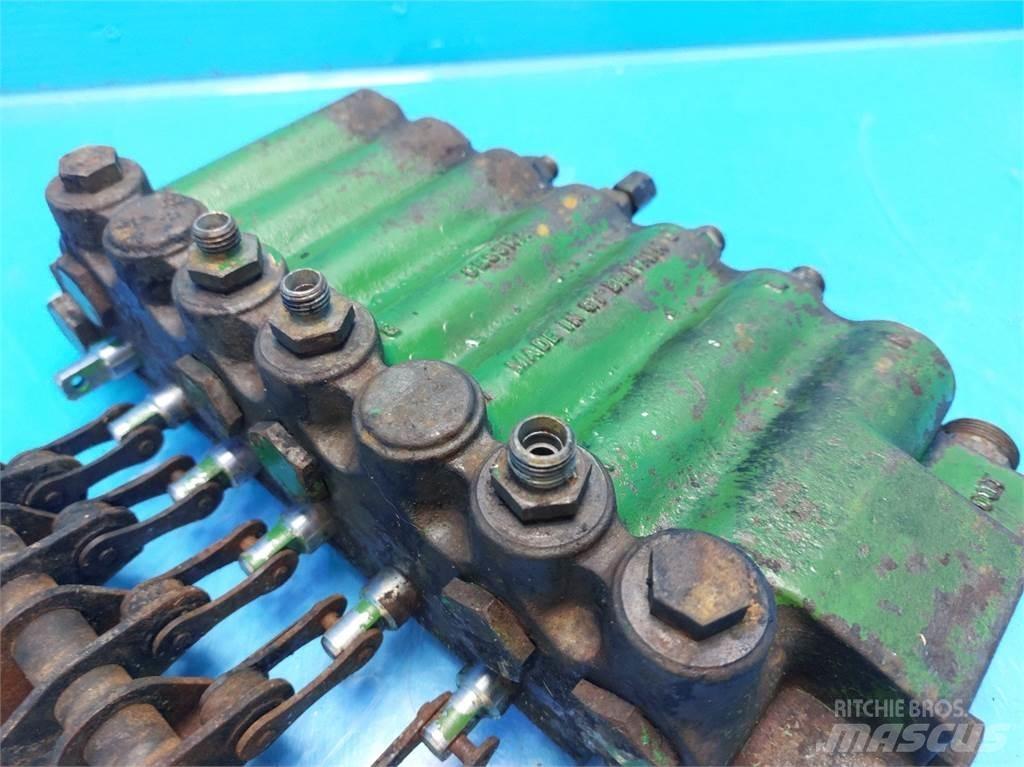 John Deere 1085 Детали гидравлической системы