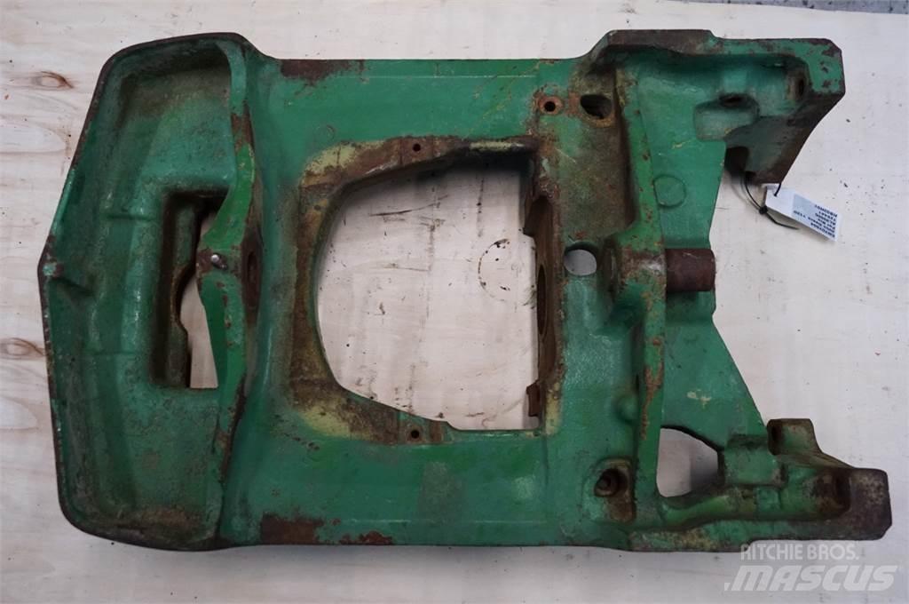 John Deere 1120 Навесное оборудование и запчасти