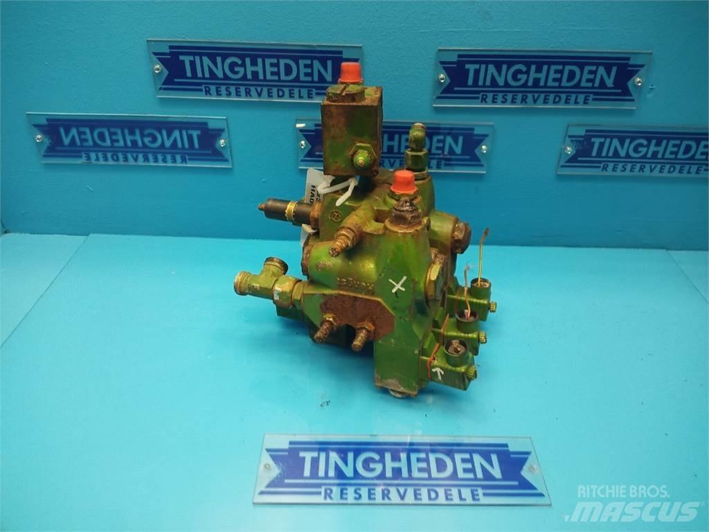 John Deere 1177 Детали гидравлической системы