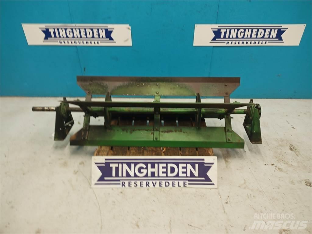 John Deere 1177 Пескоразбрасыватели