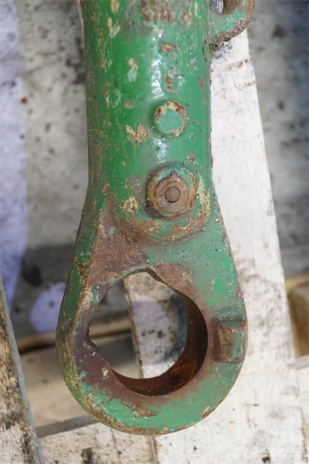 John Deere 1630 Навесное оборудование и запчасти