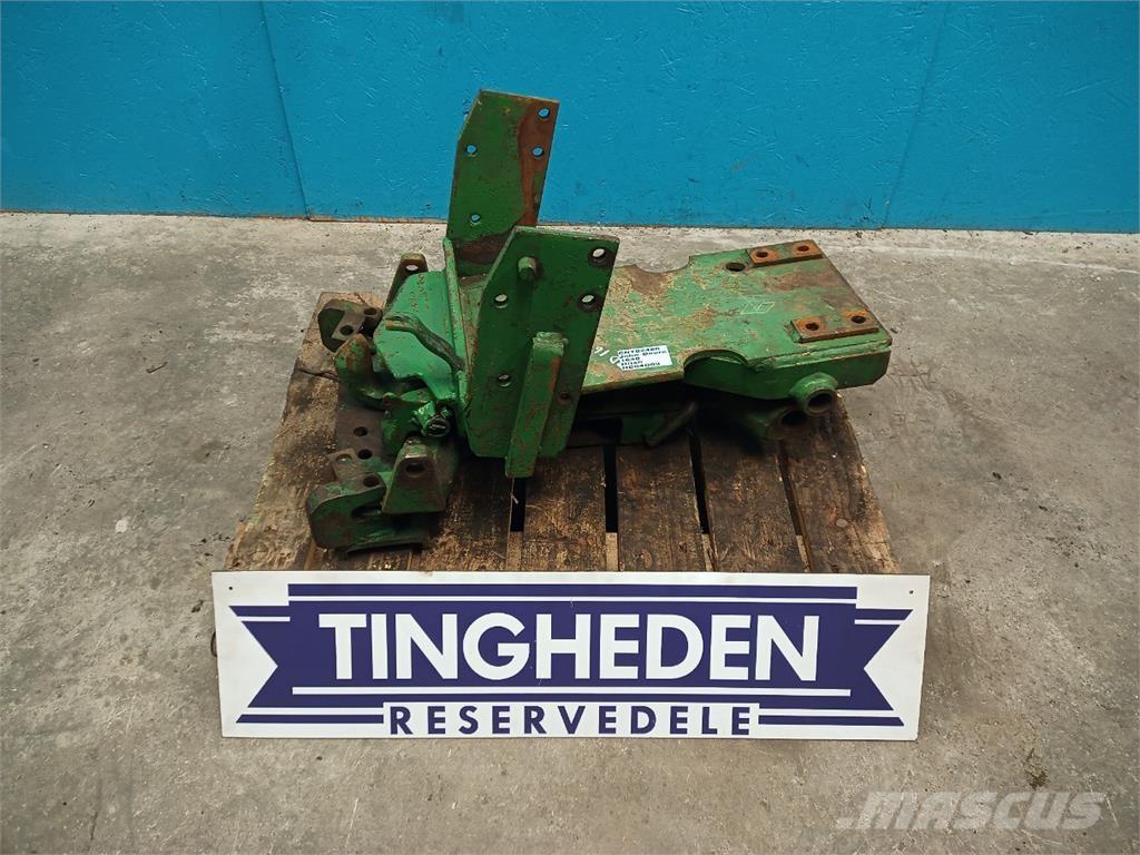 John Deere 1640 Навесное оборудование и запчасти