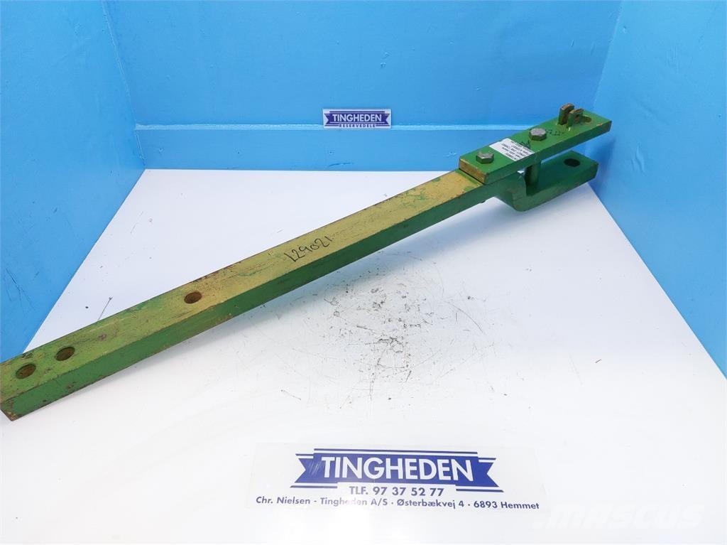 John Deere 1840 Навесное оборудование и запчасти