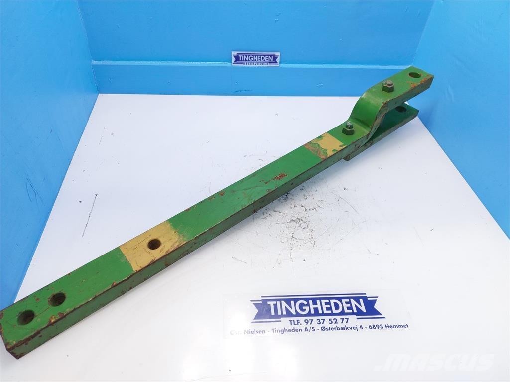 John Deere 1840 Навесное оборудование и запчасти
