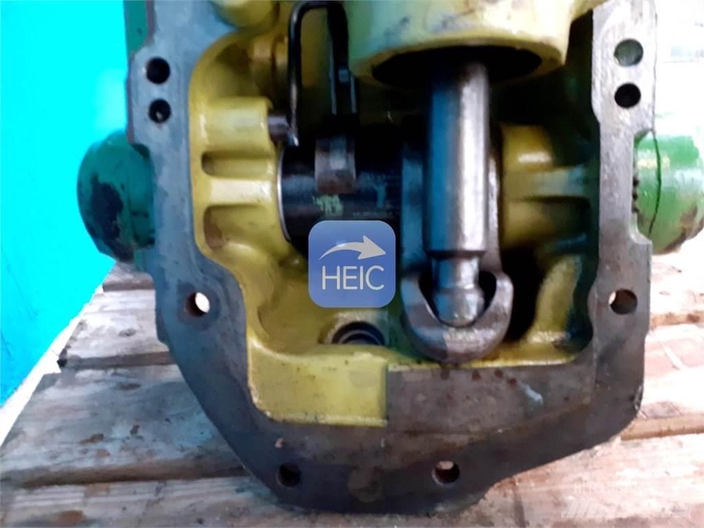 John Deere 2030 Навесное оборудование и запчасти