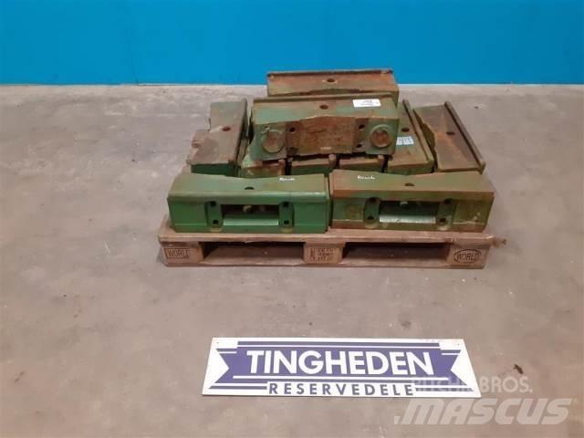 John Deere 2040 Передние весы